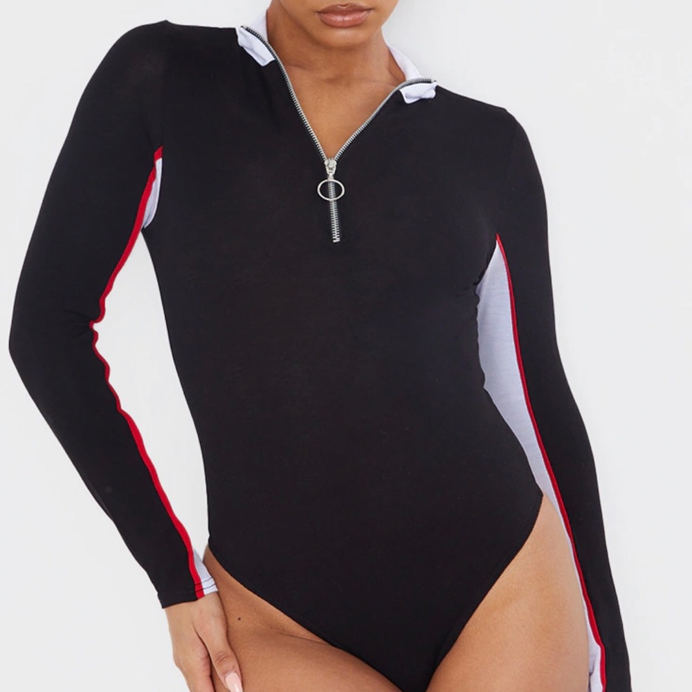 *NWT* Black Sport Zip Front Long Sleeve Thong Bodysuit - US 6